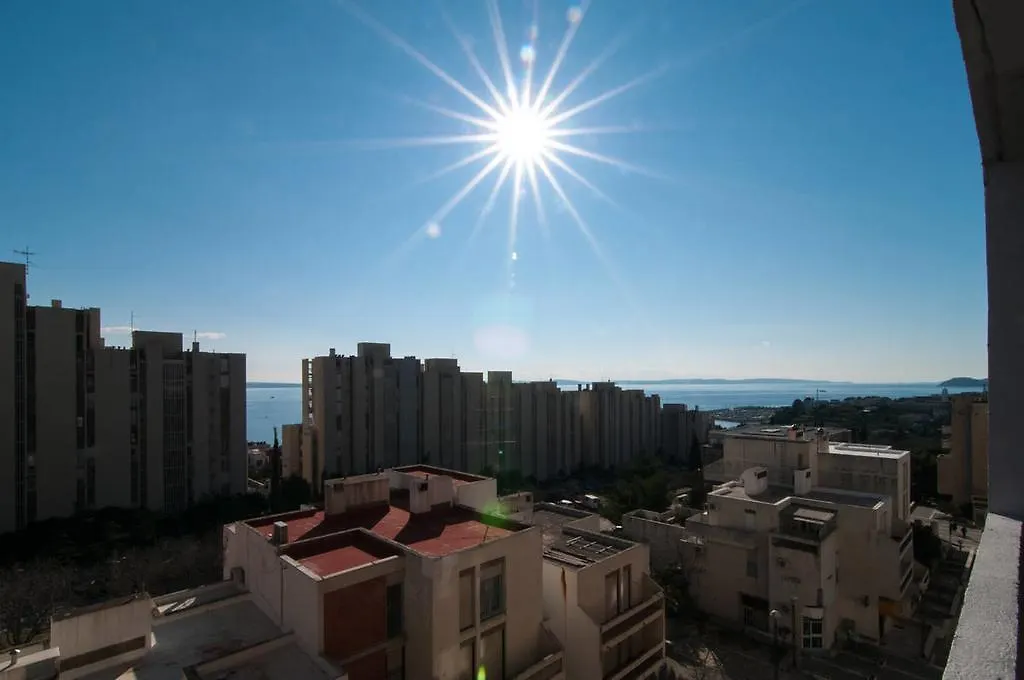 Apartment Definis Split