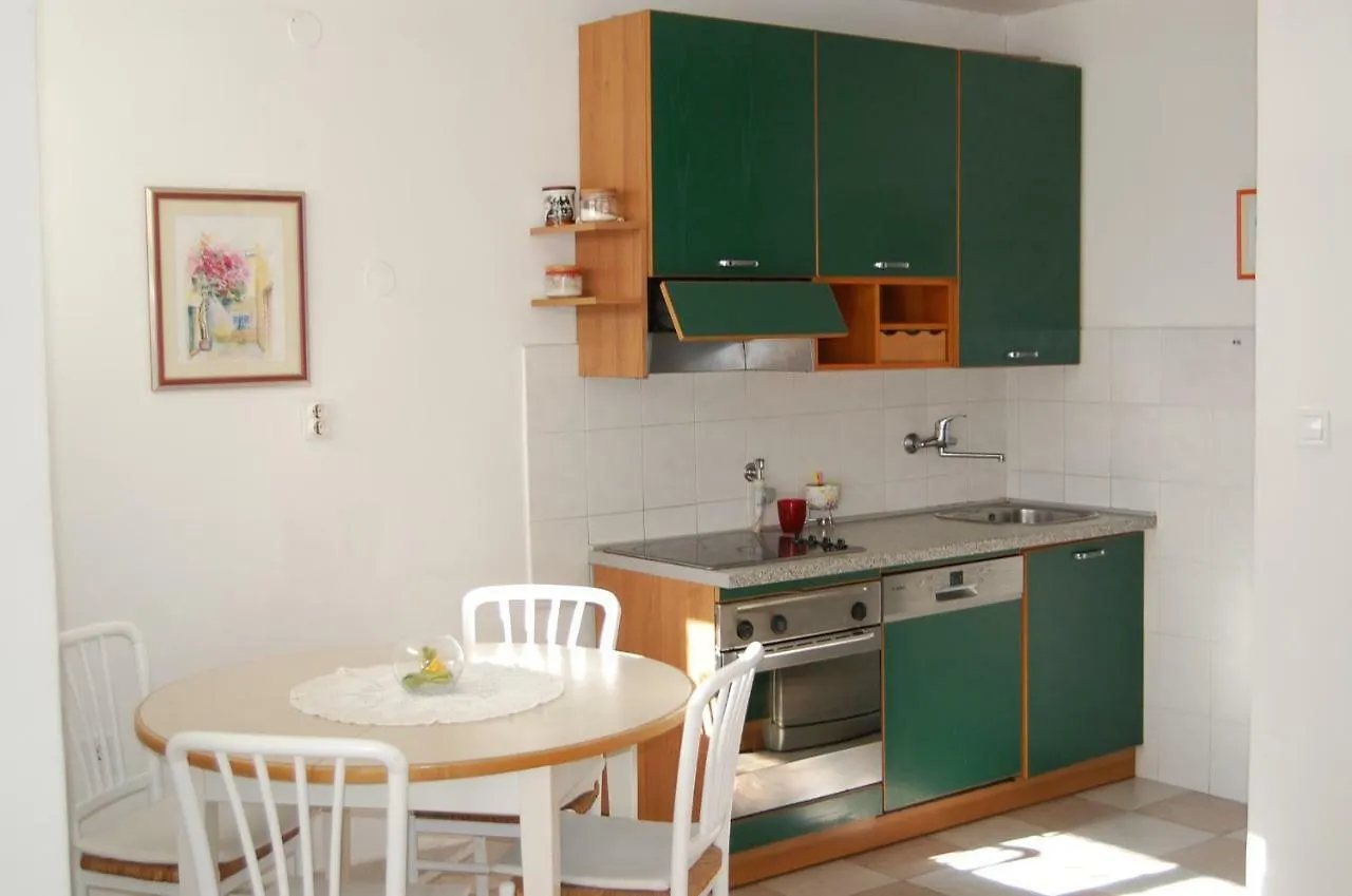 Apartment Definis Split