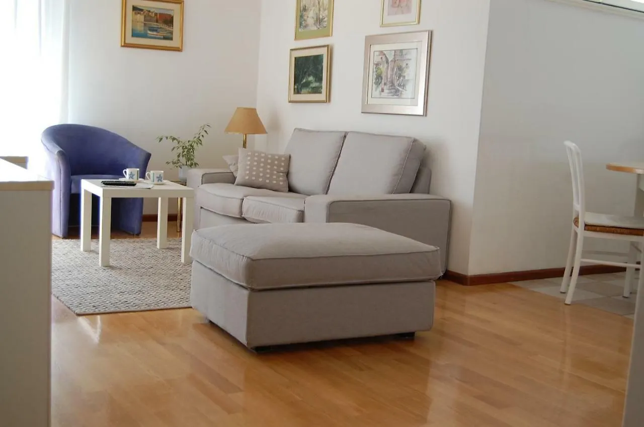 Apartment Definis Split