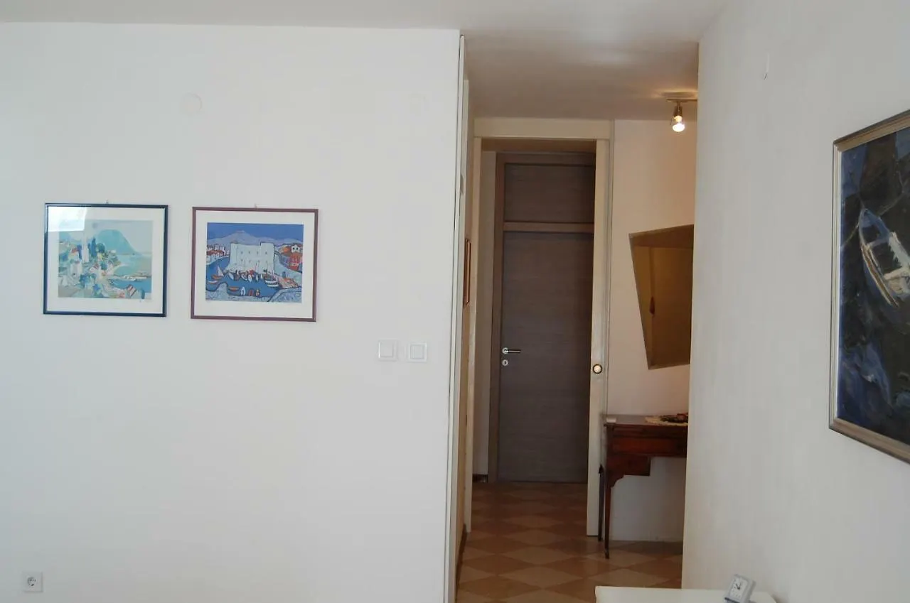 Apartment Definis Split